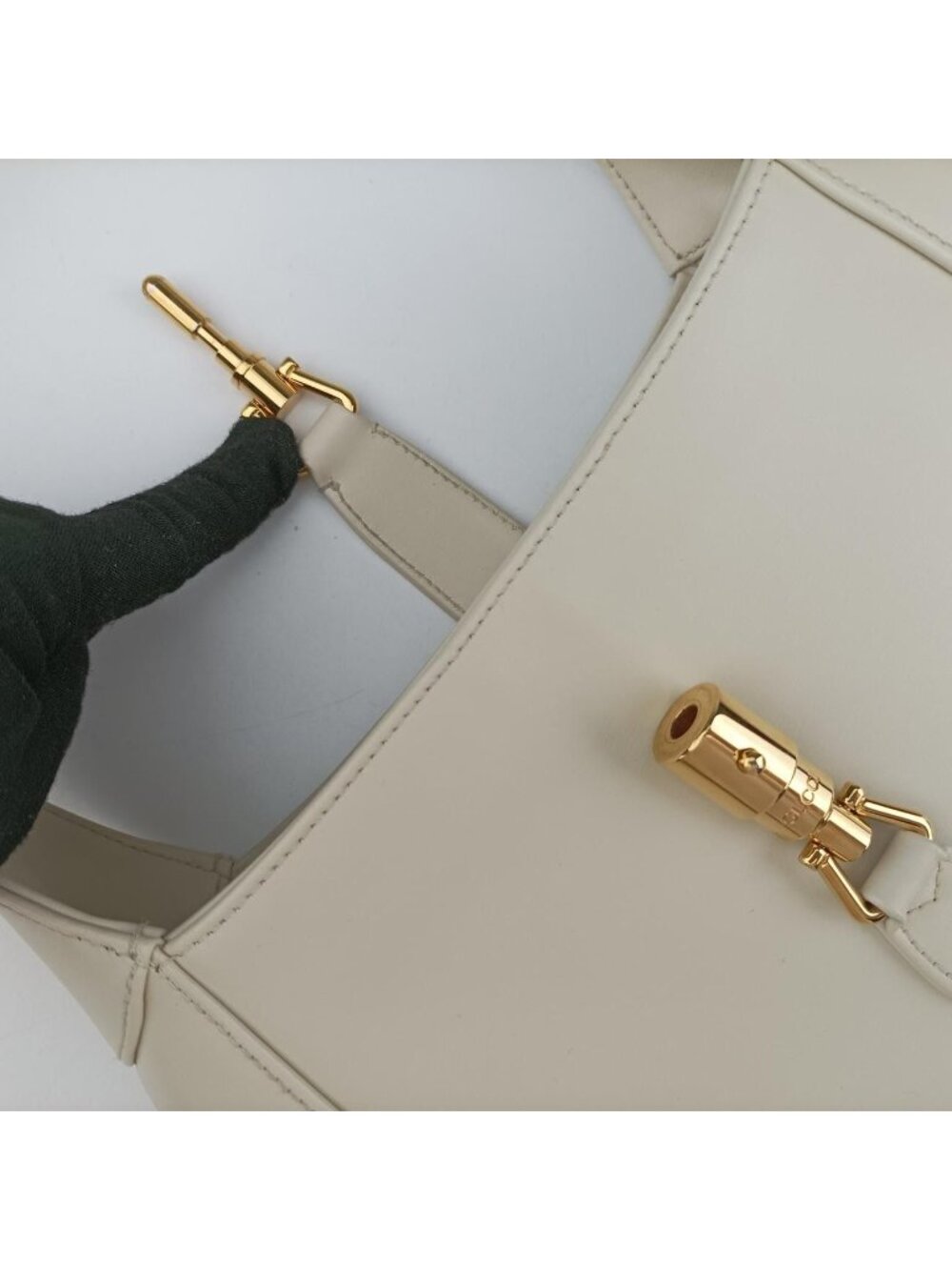 Gucci Jackie 1961 White Leather Shoulder Bag - Picture 15 of 16